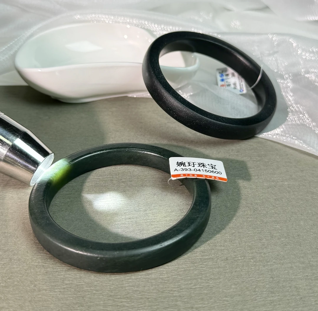 天然和田玉一级细料塔青传承手镯（多样性发其一）