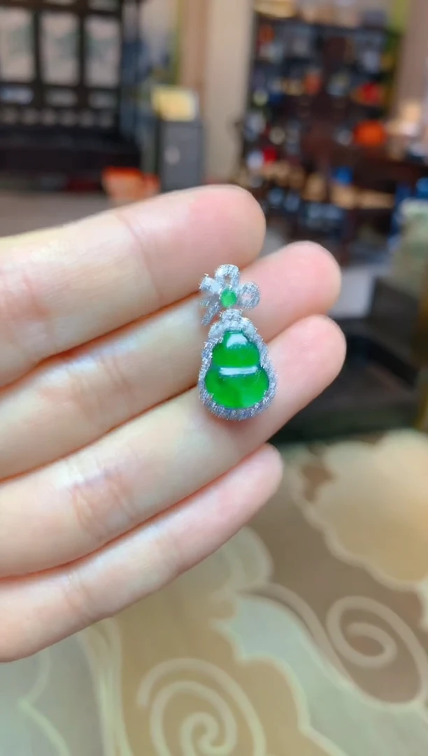 【闪购商品】翡翠吊坠(赠链)银S925镶嵌005