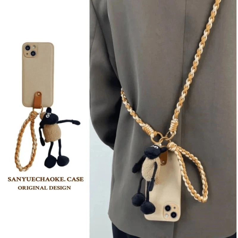 秋冬毛绒小羊公仔挂件苹果16promax手机壳适用iPhone13防丢斜跨12