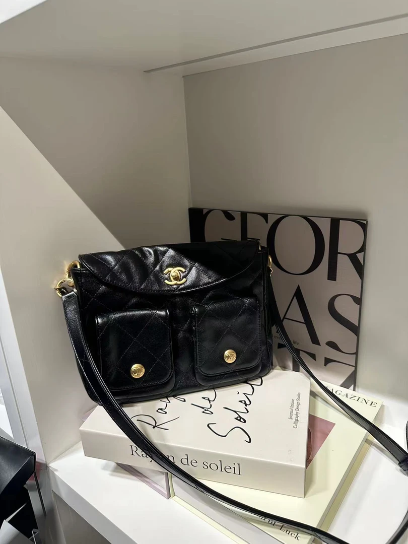 99新 Chanel/香奈儿 HIHI/黑金油蜡皮双口袋hobo单肩包 芯片款