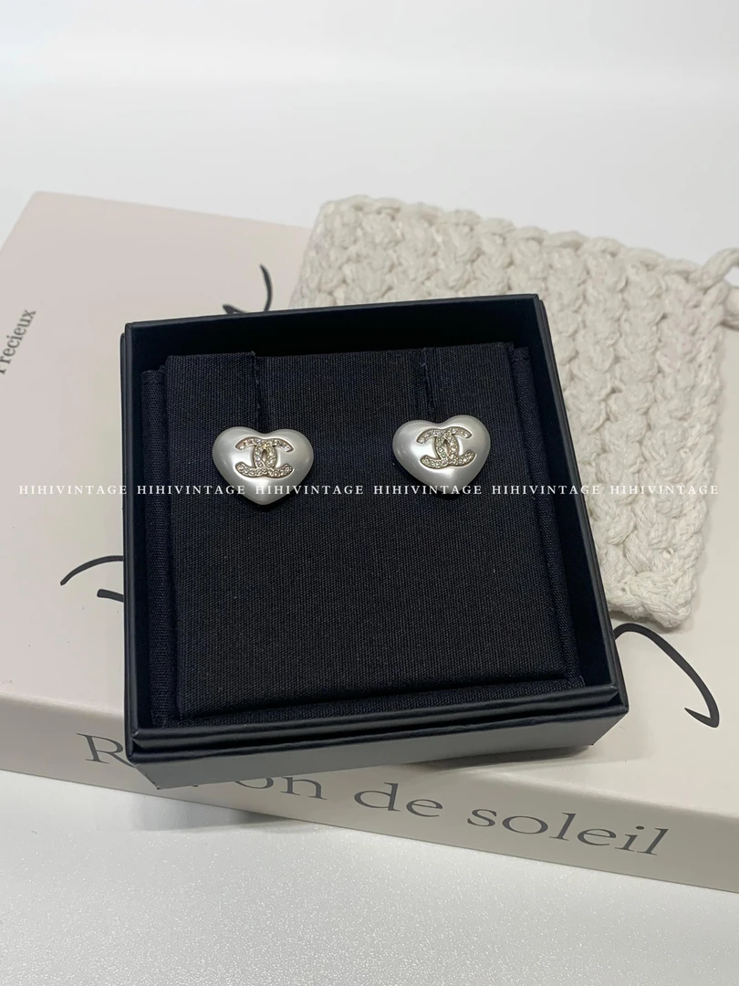 99新  HIHI/CHANEL 23K 双C镶钻耳钉/8927393