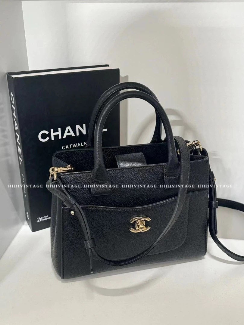 99新 Chanel/香奈儿 HIHI/Chanel 黑金荔枝纹手柄邮差包/9494838