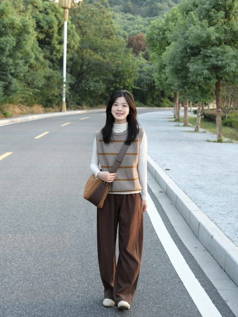 2024秋装一整套女慵懒风打底衫马甲上衣女搭配休闲裤子显瘦三件套