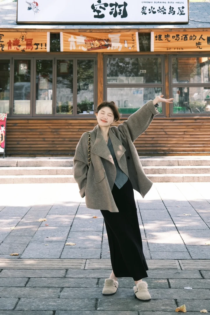 2025春秋穿搭一整套女温柔风灰色毛呢外套女搭配黑色半身裙两件套