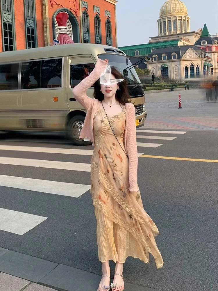 法式复古蕾丝花边吊带连衣裙女秋季新款时尚显瘦开衫配长裙两件套
