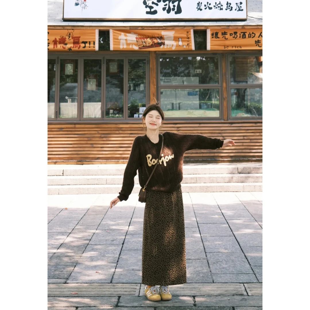 冬装搭配一整套大码胖mm氛围感穿搭美拉德咖色毛衣豹纹半身裙套装