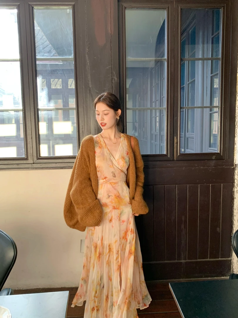 秋装搭配一整套韩系套装裙大码宽松针织开衫法式v领碎花连衣裙子