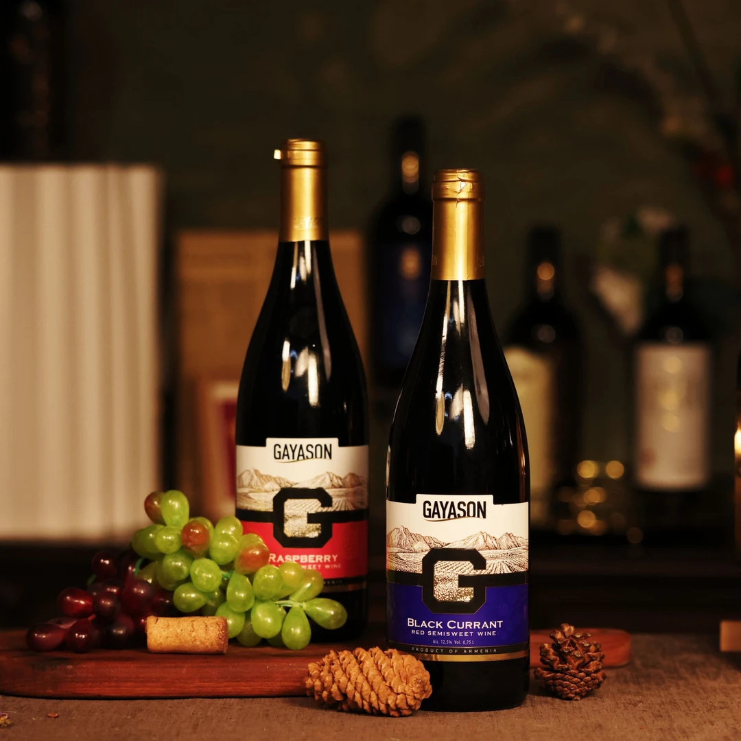 【九月的酒】木莱特丹青 绯红半甜红葡萄酒组合 Z