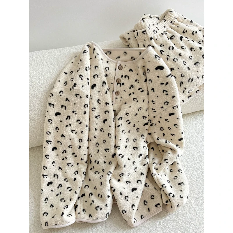 韩版简约高级感美丽绒睡衣女秋冬款小众加厚保暖家居服大码套装