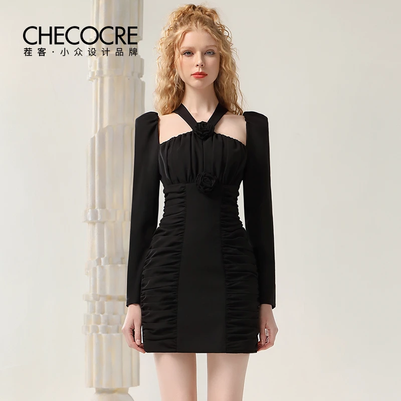 【夏天专属】茬客连衣裙秋新款立体花朵包臀裙挂脖领小黑裙CM10361