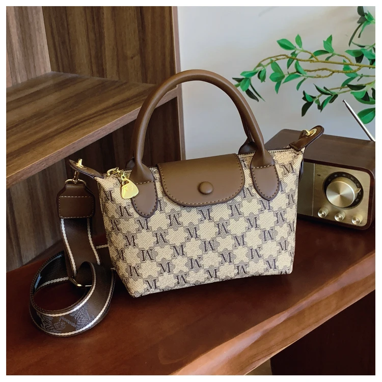 【长18宽14厚8】时尚复古休闲百搭简约潮流斜挎包677-1