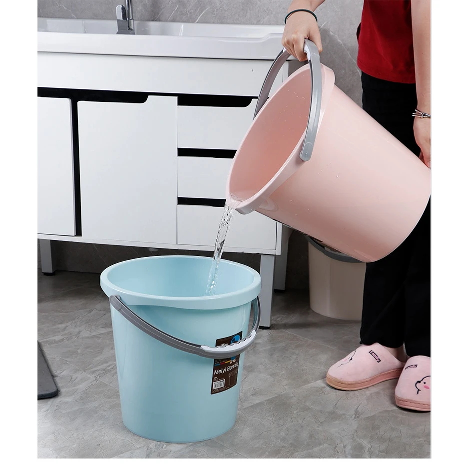 北欧家用手提塑料水桶学生宿舍蓄水桶儿童洗衣桶户外蓄水钓鱼