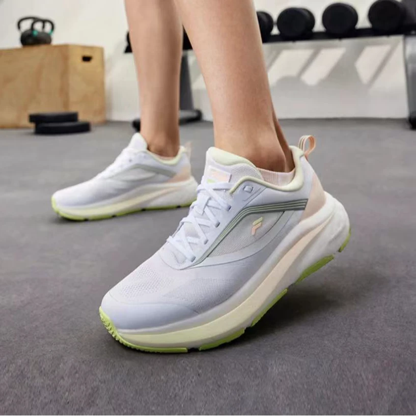 Fila/斐乐【柔云2】女子新款轻盈舒适透气缓震跑步鞋A12W421112F