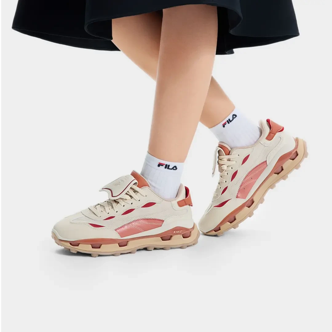 Fila/斐乐24新款情侣【KM 2】拼接时尚镂空鞋底运动鞋M/F12W513105F