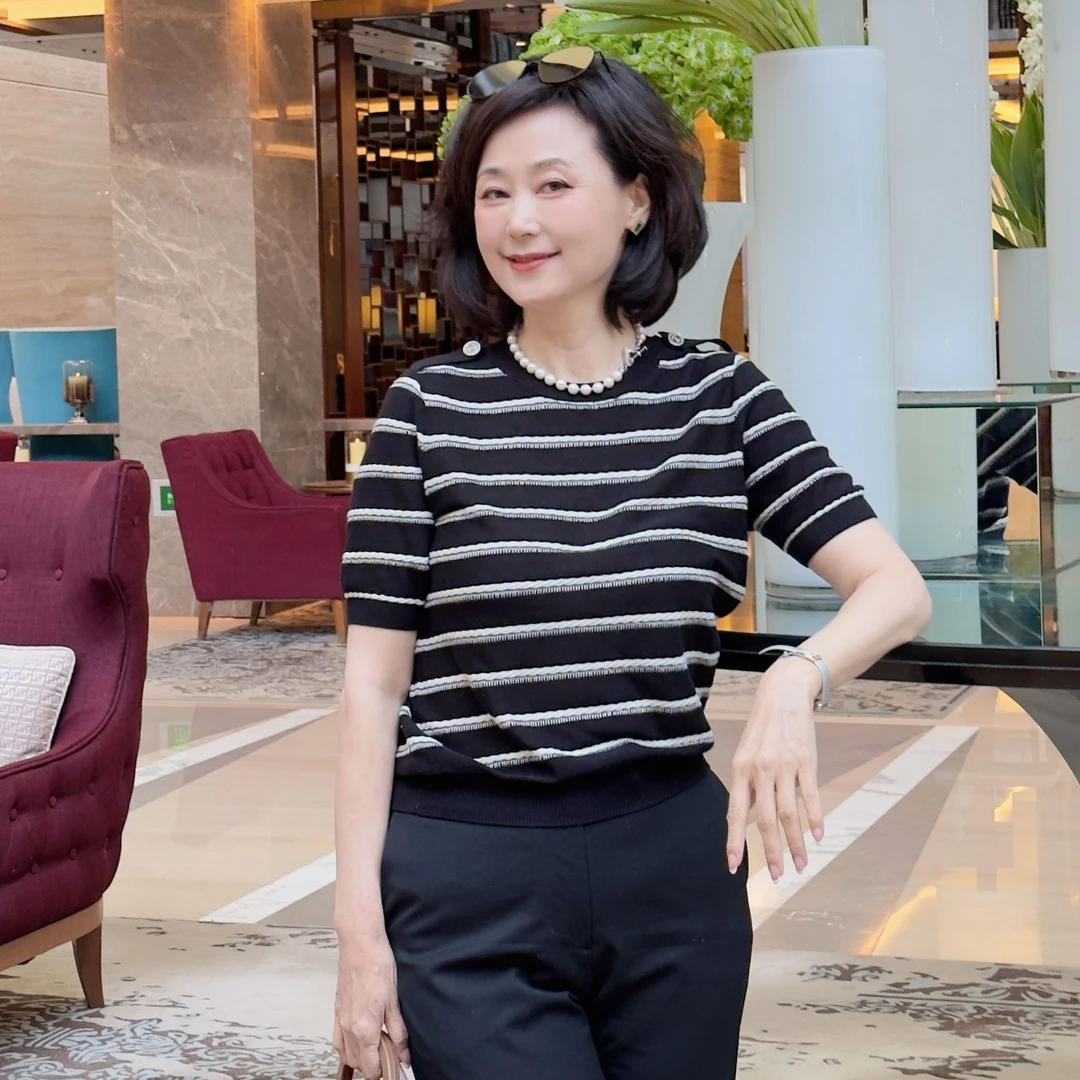 【维姐精选】Sne氧气桃桃 日本三醋酸16针立体绞花圆领套头衫