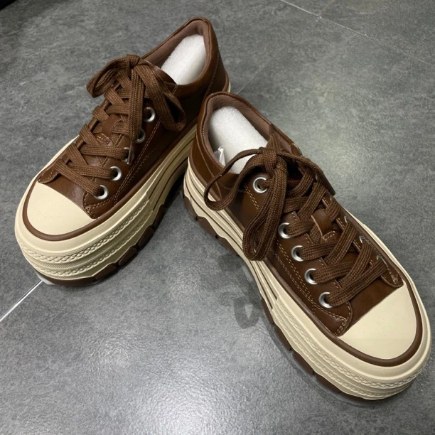 君家双色厚底松糕板鞋圆头休闲鞋