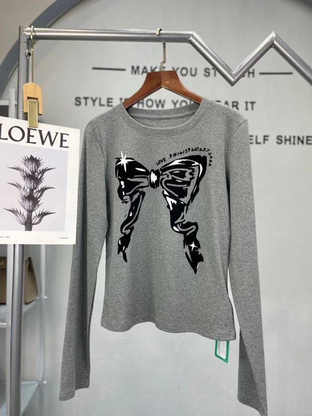 君家蝴蝶结设计打底衫