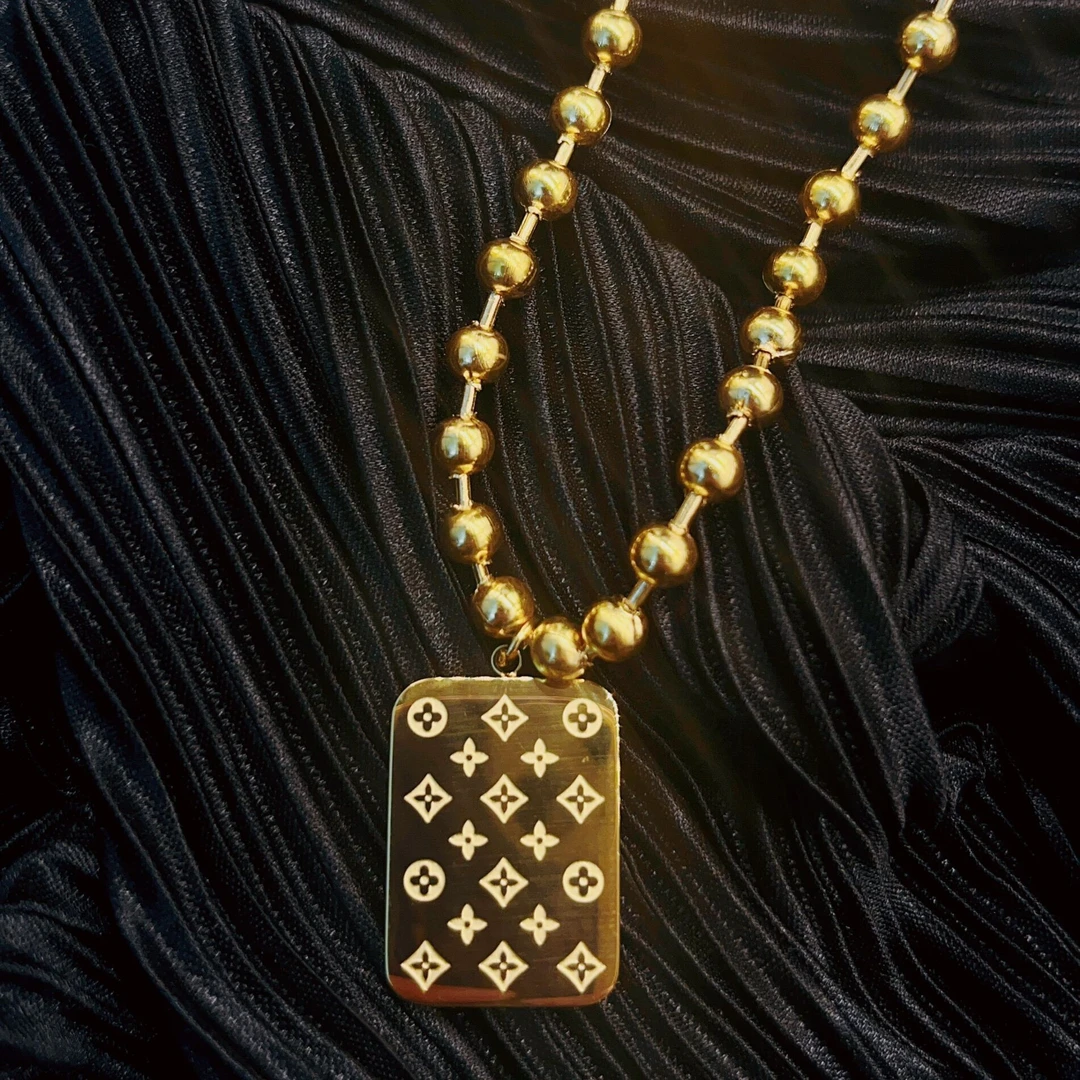 钛钢吊坠 钛钢项链高级感不撞款时尚轻奢简约百搭气质经典项链