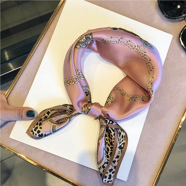 【桑蚕丝丝巾】粉底豹纹链条53方巾高端百搭丝巾时尚爆款真丝A015