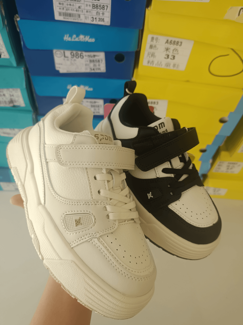 6883皮面白色加黑色板鞋