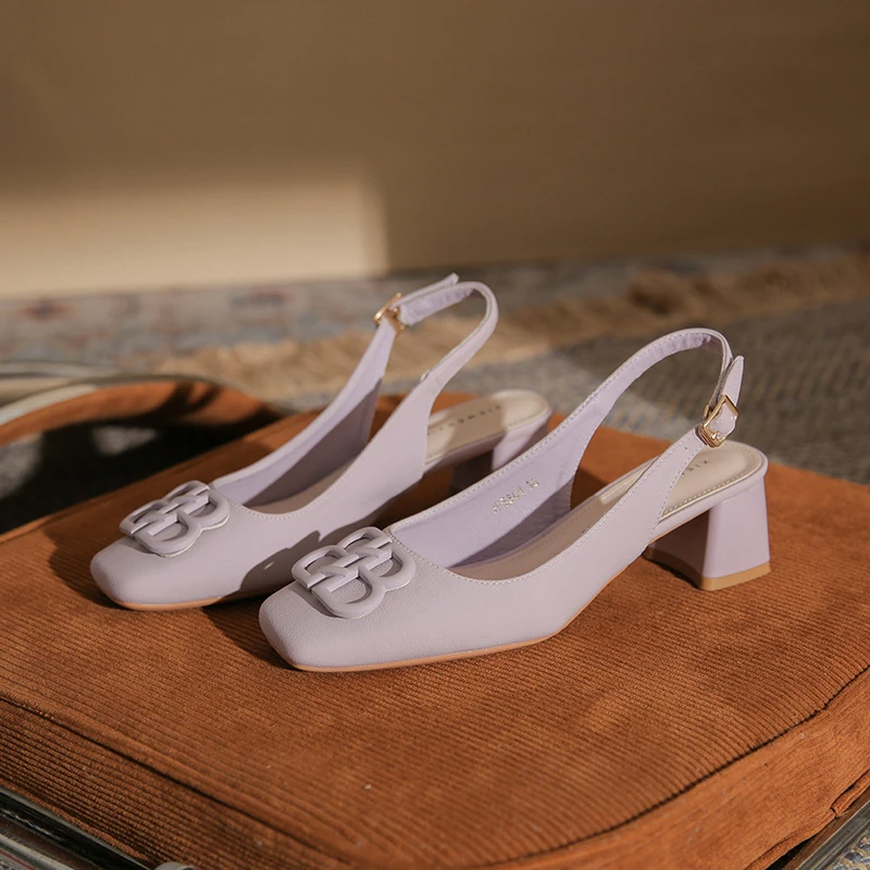 2025年新款时尚方头粗跟后空女式凉鞋复古风时尚舒适中跟单鞋气质