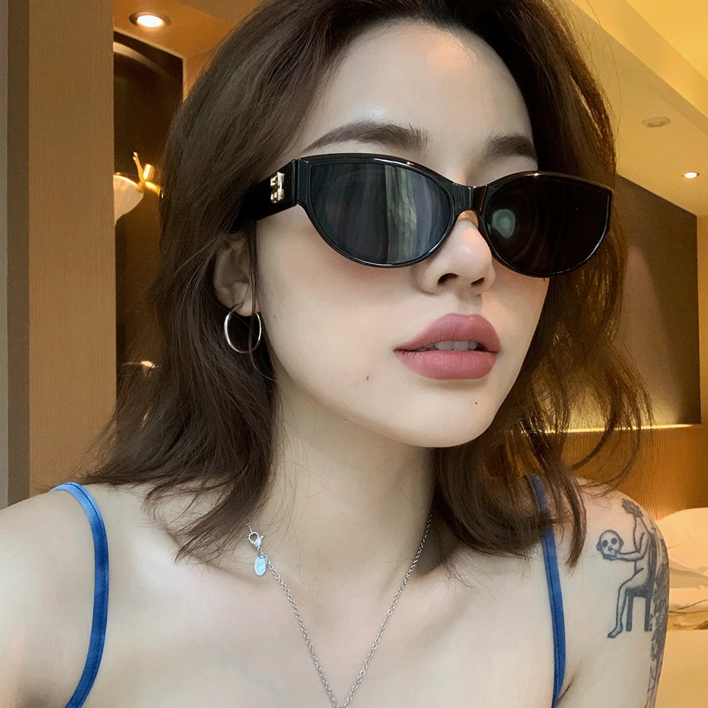 2024新款同款个性窄框复古太阳镜女防紫外线嘻哈风墨镜男女黑色潮
