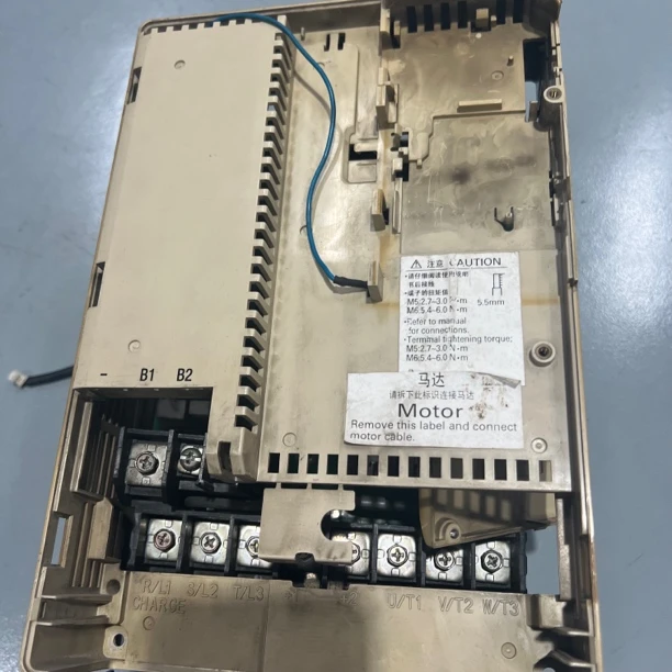 在线咨询  安川变频器设备维修