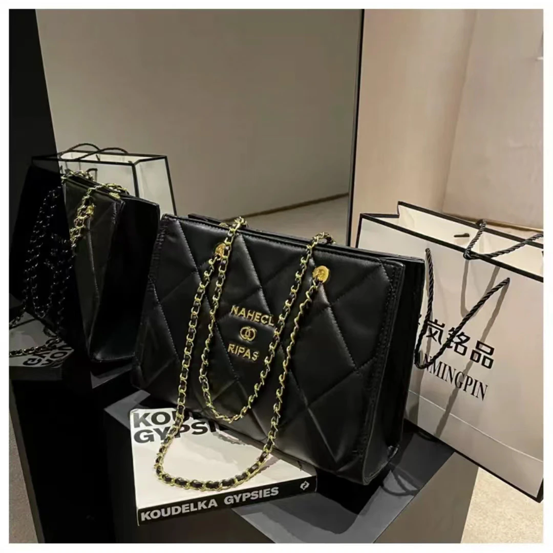 2024新款时尚简约风通勤百搭手拿包LTBB-013黑色