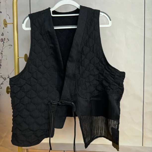 646黑色复古保暖休闲提花马甲时尚百搭纯色设计气质女款