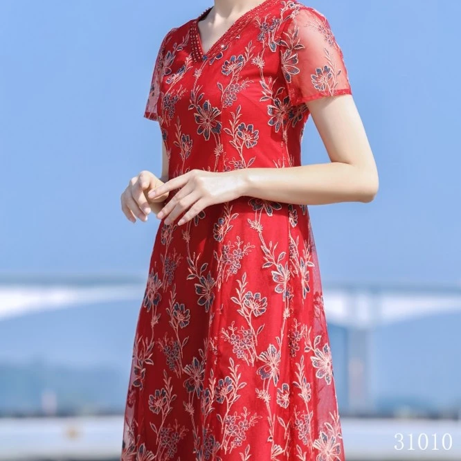 31010新款女中国风复古日常修身高定刺绣连衣裙