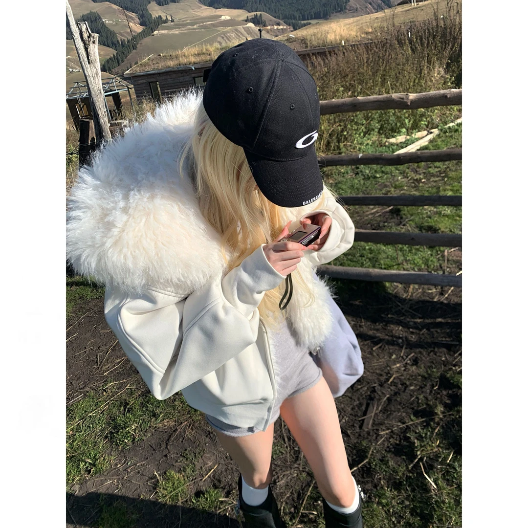 秋冬最新2024爆款高级感白色毛领加绒百搭短款连帽加厚卫衣外套女