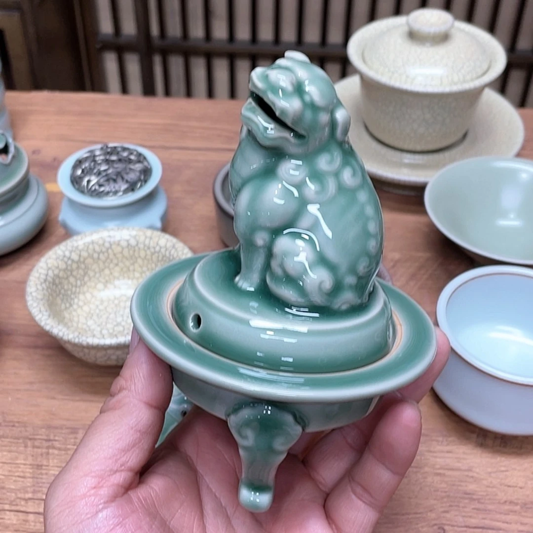 【闪购商品】微青瓷小*兽
