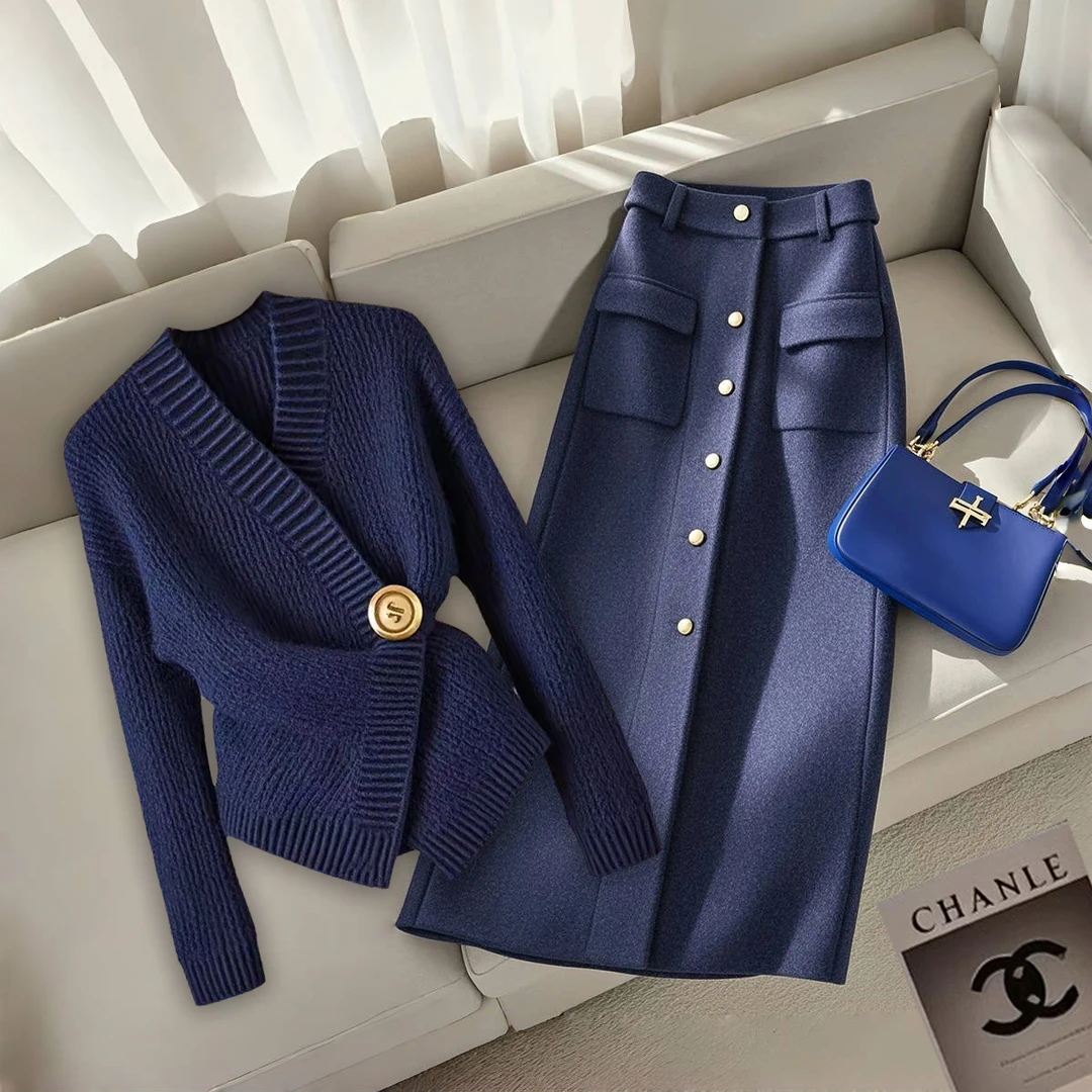 2025秋冬季新款法式高级感别致扣式针织开衫显瘦氛围感蓝色半身裙