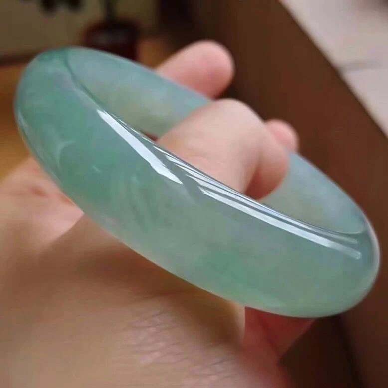 浅绿玉手镯女款旺夫玉镯子真玉手镯特价包邮石英玉
