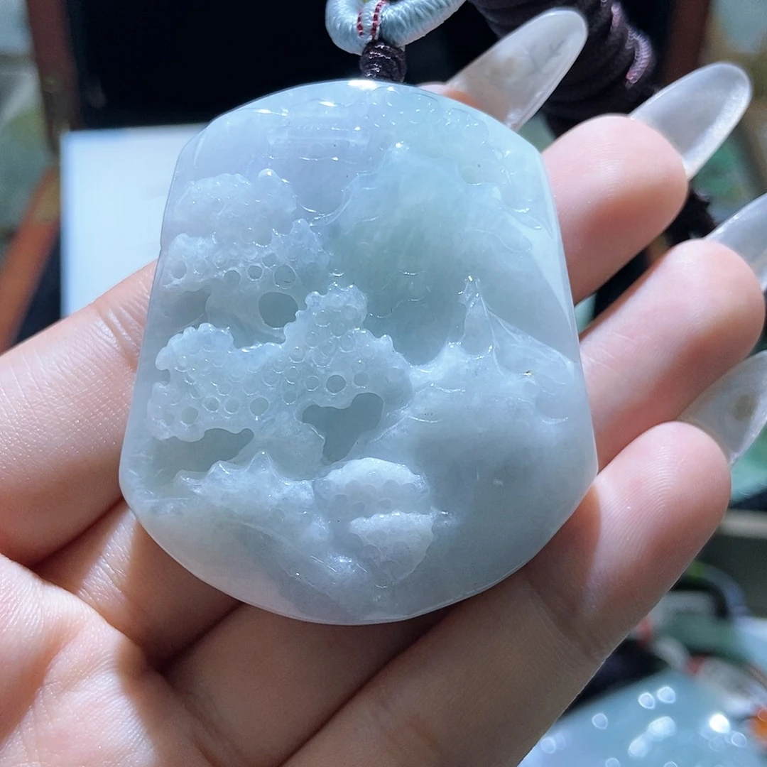 翡翠颈饰未镶嵌翡翠