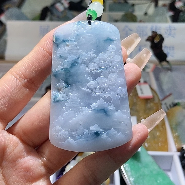 翡翠颈饰未镶嵌翡翠