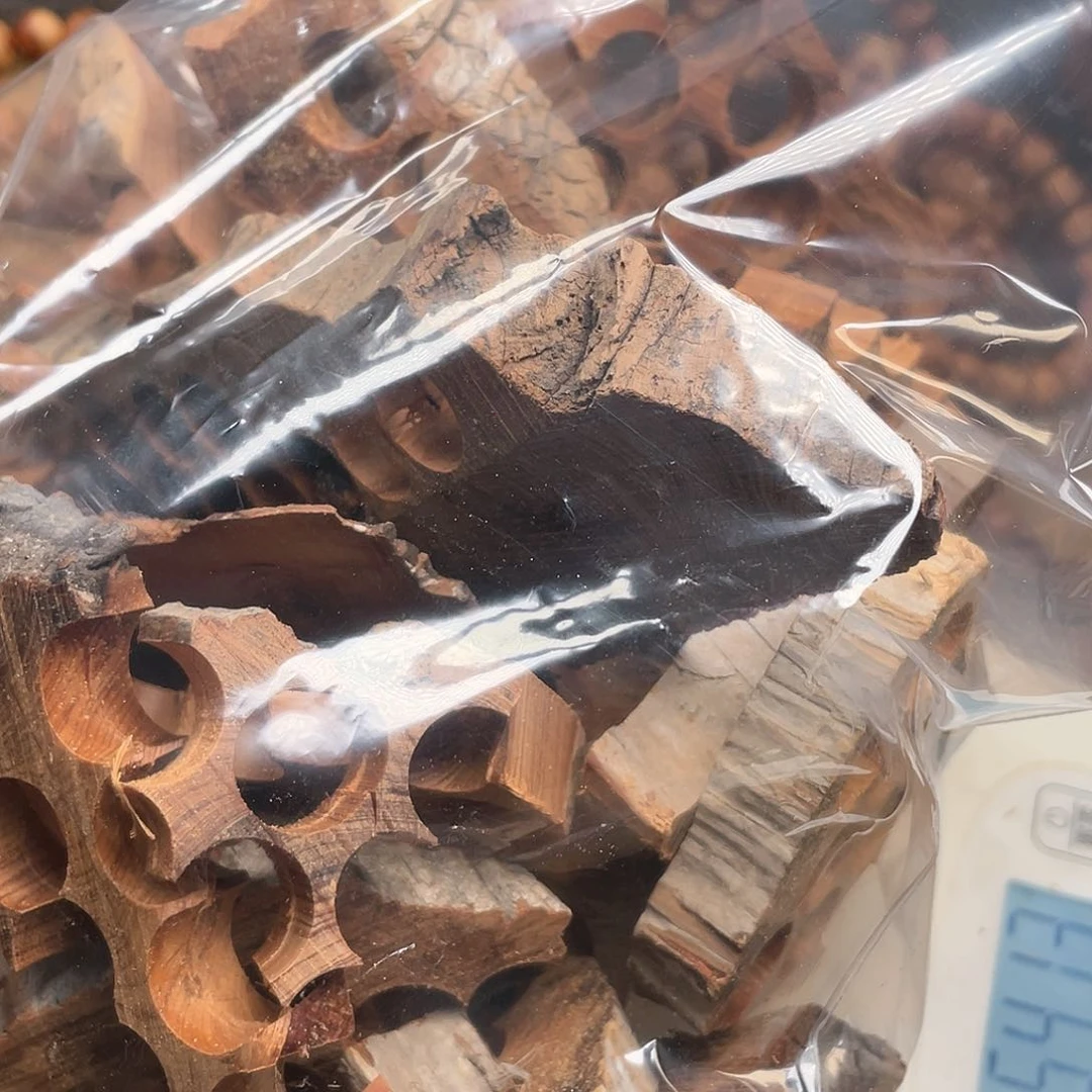 木鹏**佳太行崖柏陈化黑油碎料