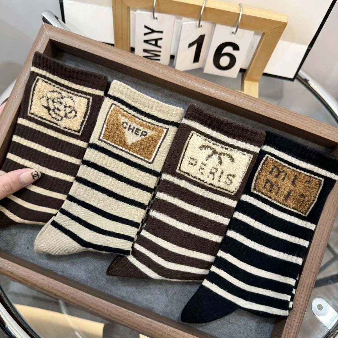 袜子女长筒秋冬厚款纯棉外穿洋气可爱字母高腰条纹袜网红爆款