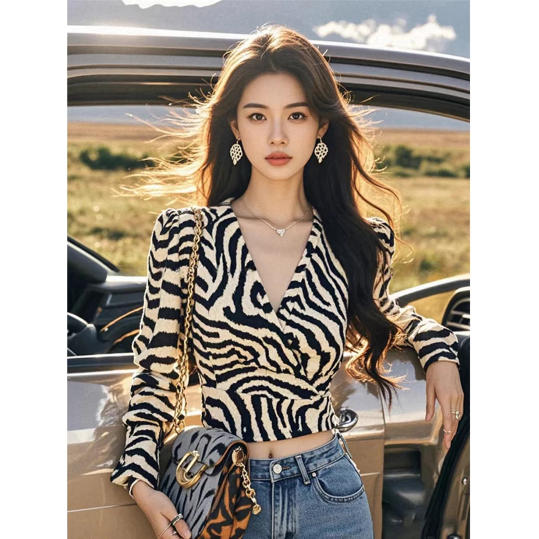 甜酷辣妹v领斑马纹长袖衬衫女春秋小众独特别致露脐短款豹纹上衣