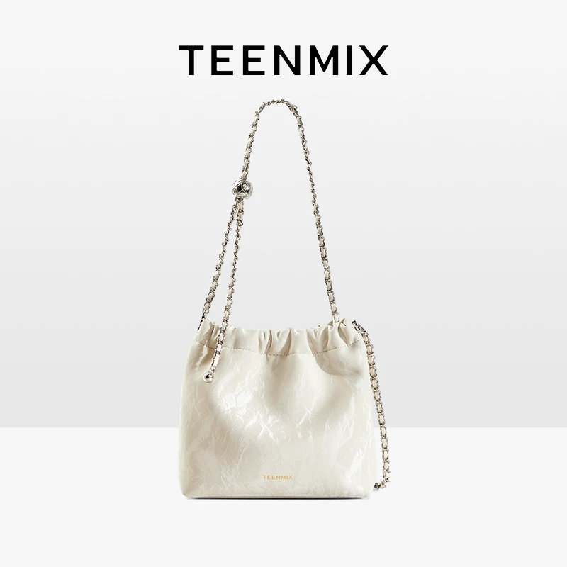 天美意女包2025新款微醺裸桃新中式云朵包褶皱包牛皮小金球斜挎包