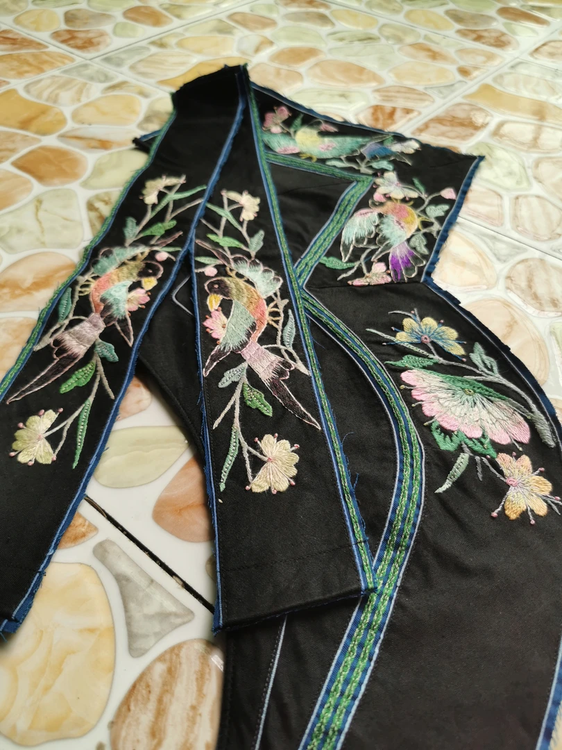 纯手工刺绣，苗族上衣绣品