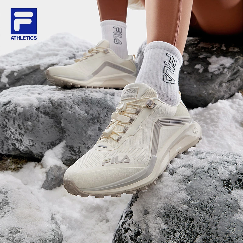 Fila/斐乐女子时尚轻盈透气户外跑步鞋运动鞋【雅丹风】轻便舒适