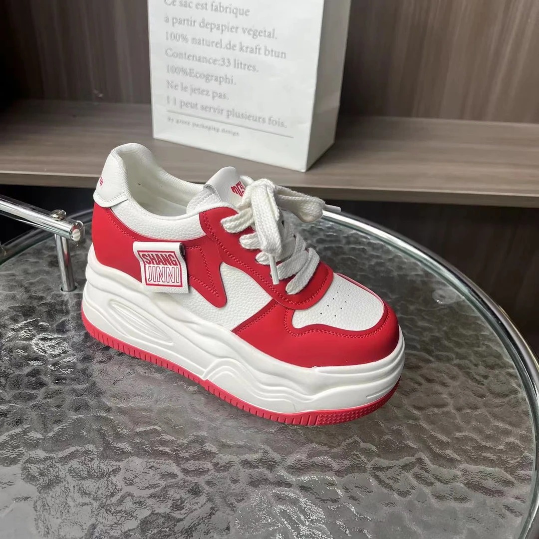 【熊猫鞋】增高8.5CM 2024年春秋季新款厚底休闲内增高小白女鞋9261