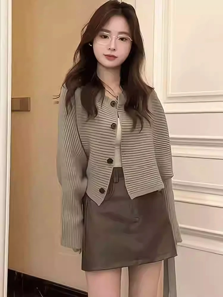 秋季款小香风短款外搭针织开衫毛衣外套女2025新款针织长袖上衣