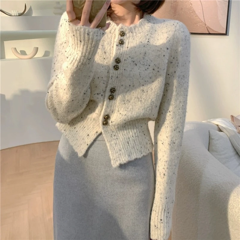 别致独特超好看短款开衫毛衣外套女2024新款爆款打底针织衫内搭上