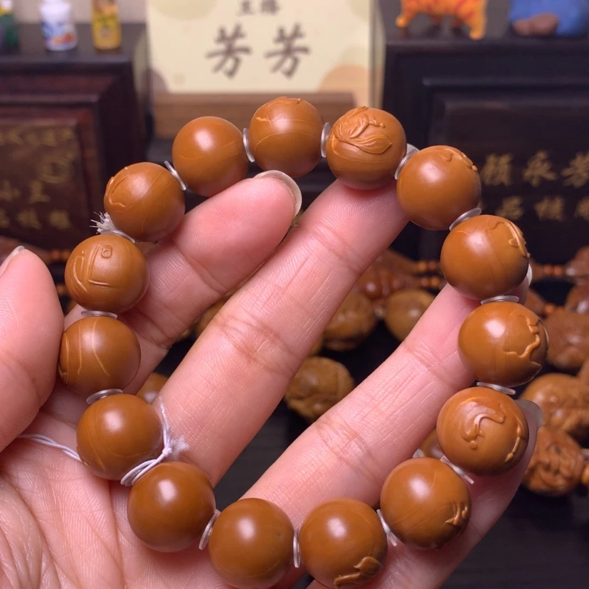 【闪购商品】橄榄核核雕不****界