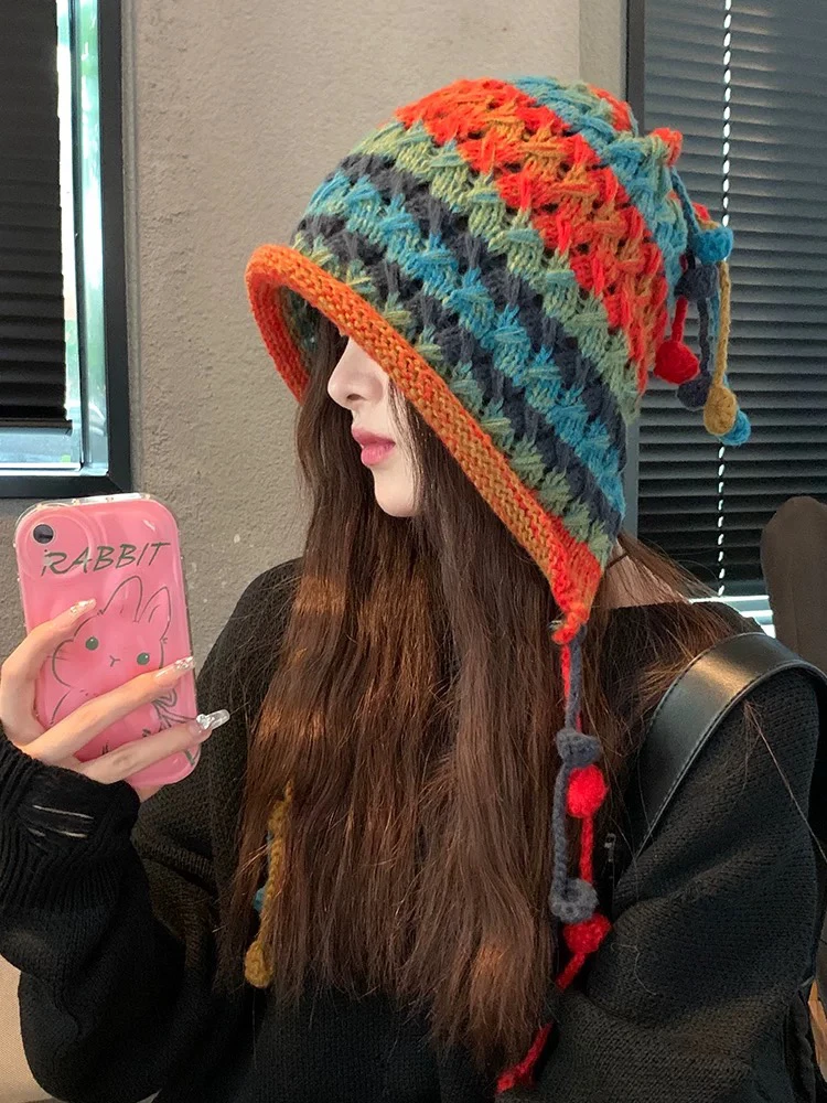 韩版时尚设计师款手工钩针彩色球毛线帽子女秋冬季护耳套头针织帽