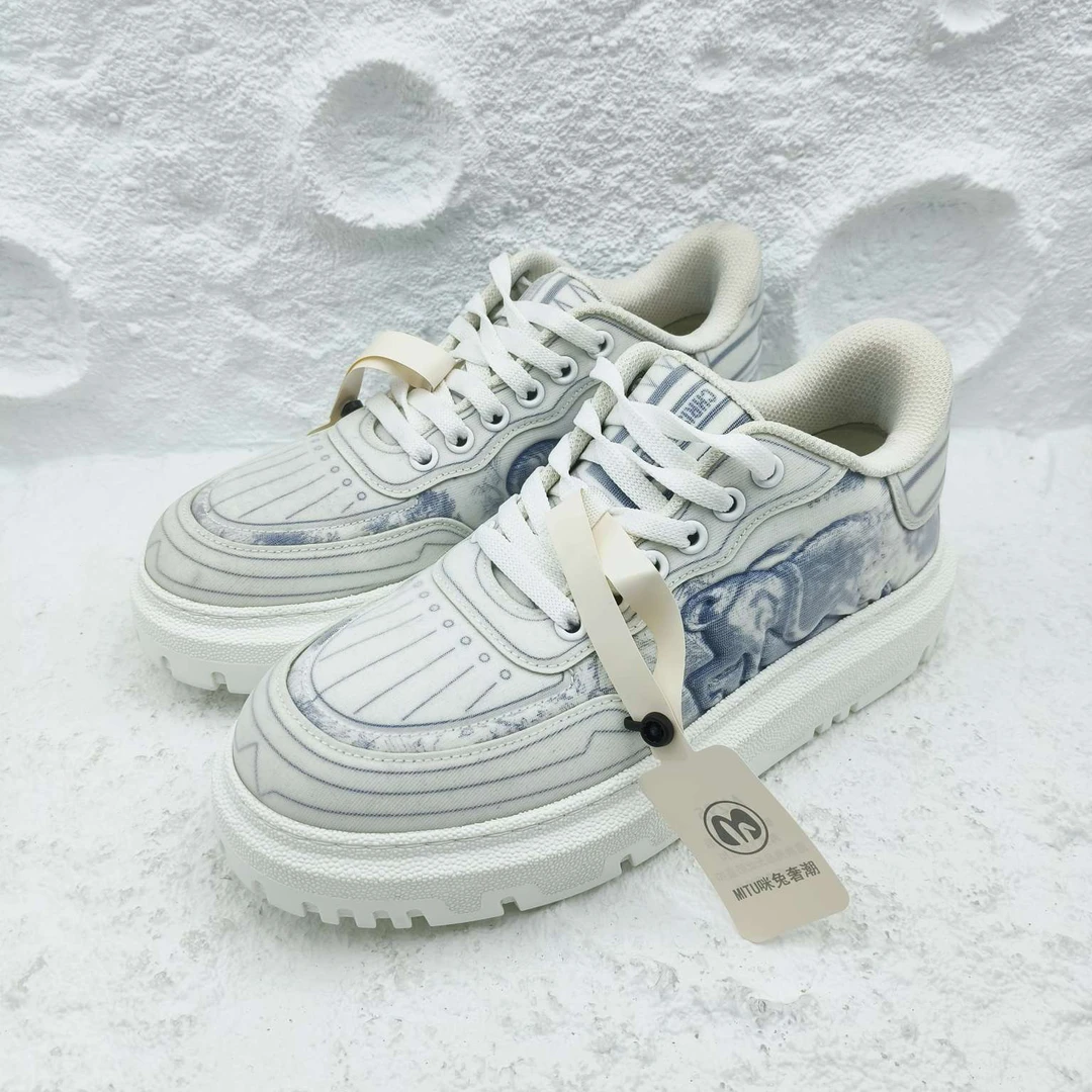 99新 DIOR/迪奥 /36码/贝壳动物园系列休闲鞋女款