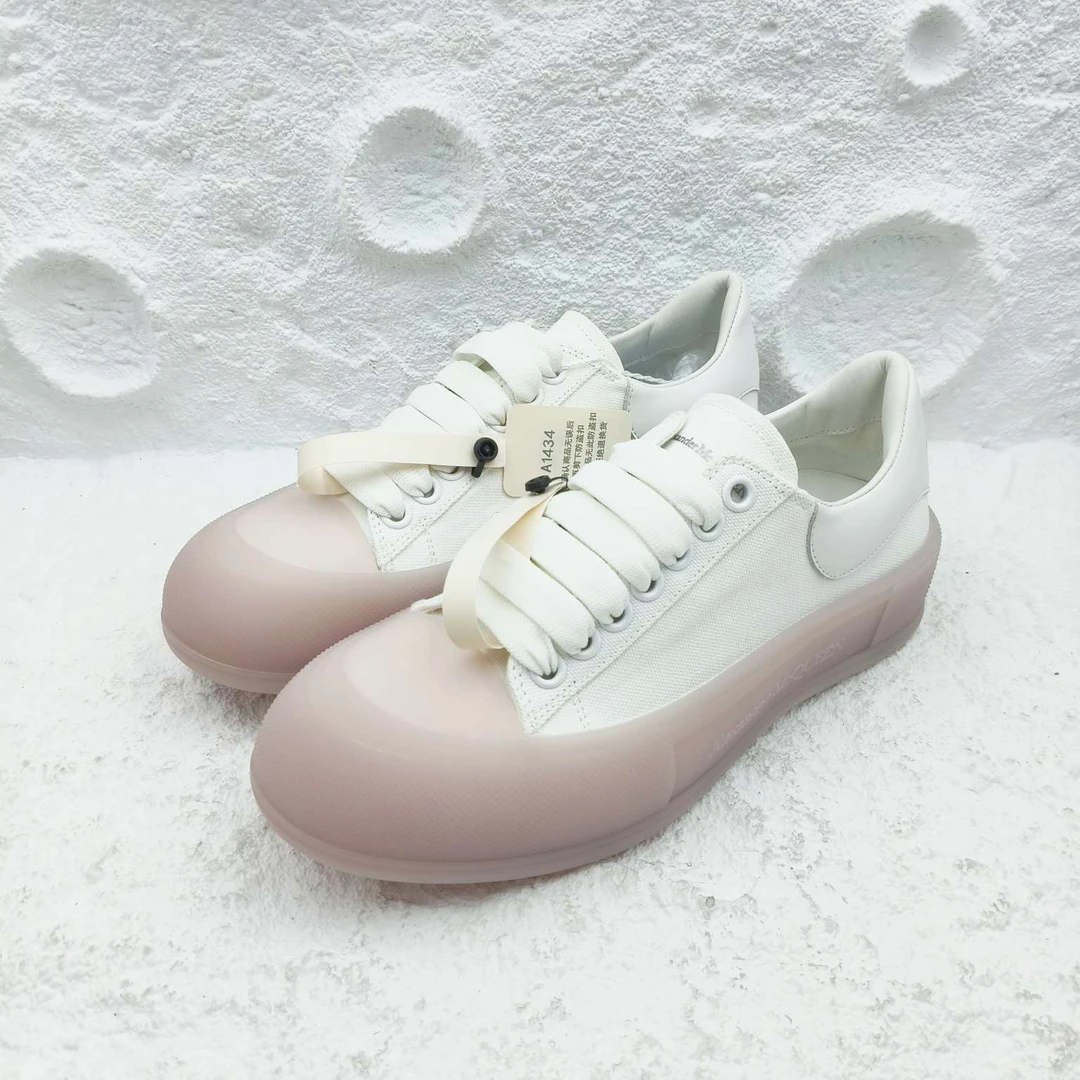 未使用 Alexander McQueen/亚历山大·麦昆 粉底板鞋/39码