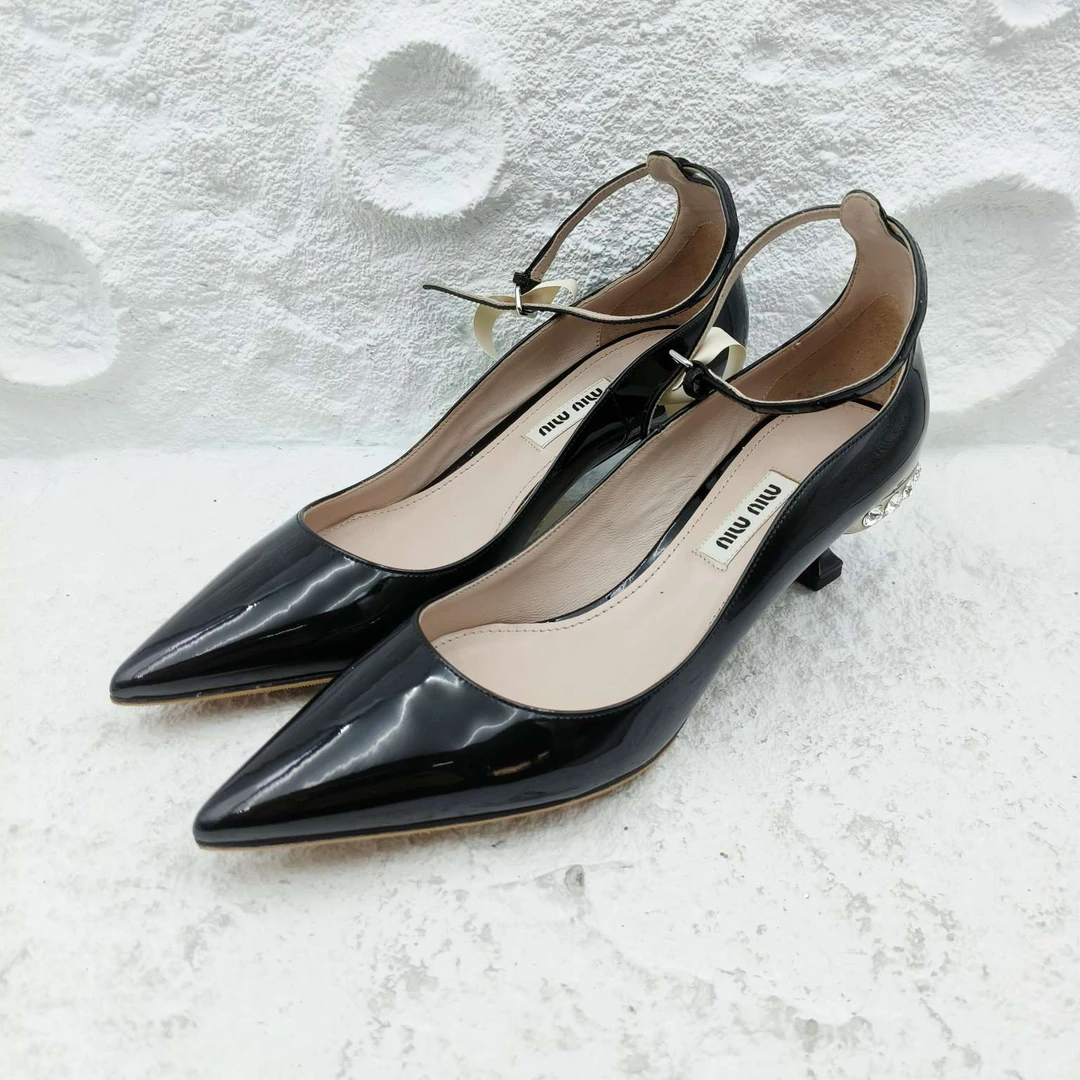 99新 MIU MIU/缪缪 Miumiu/缪缪/漆皮尖头小猫跟/36.5码/非全新